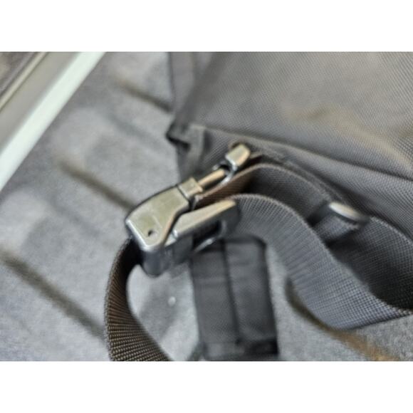 Lightly Used - Timbuk2 Smaller Photography Messenger Bag - Black EUC - Picture 14 of 16